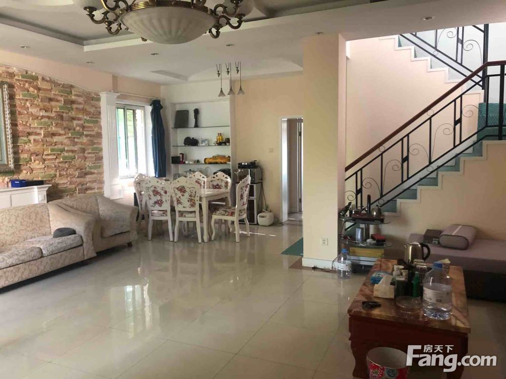 静之湖别墅联排边户188平690万精装