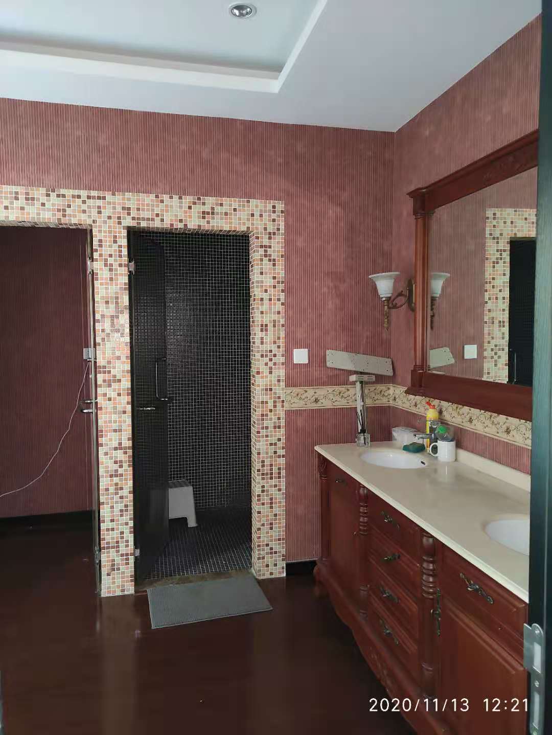 317平850万 联排中间户型 精装修