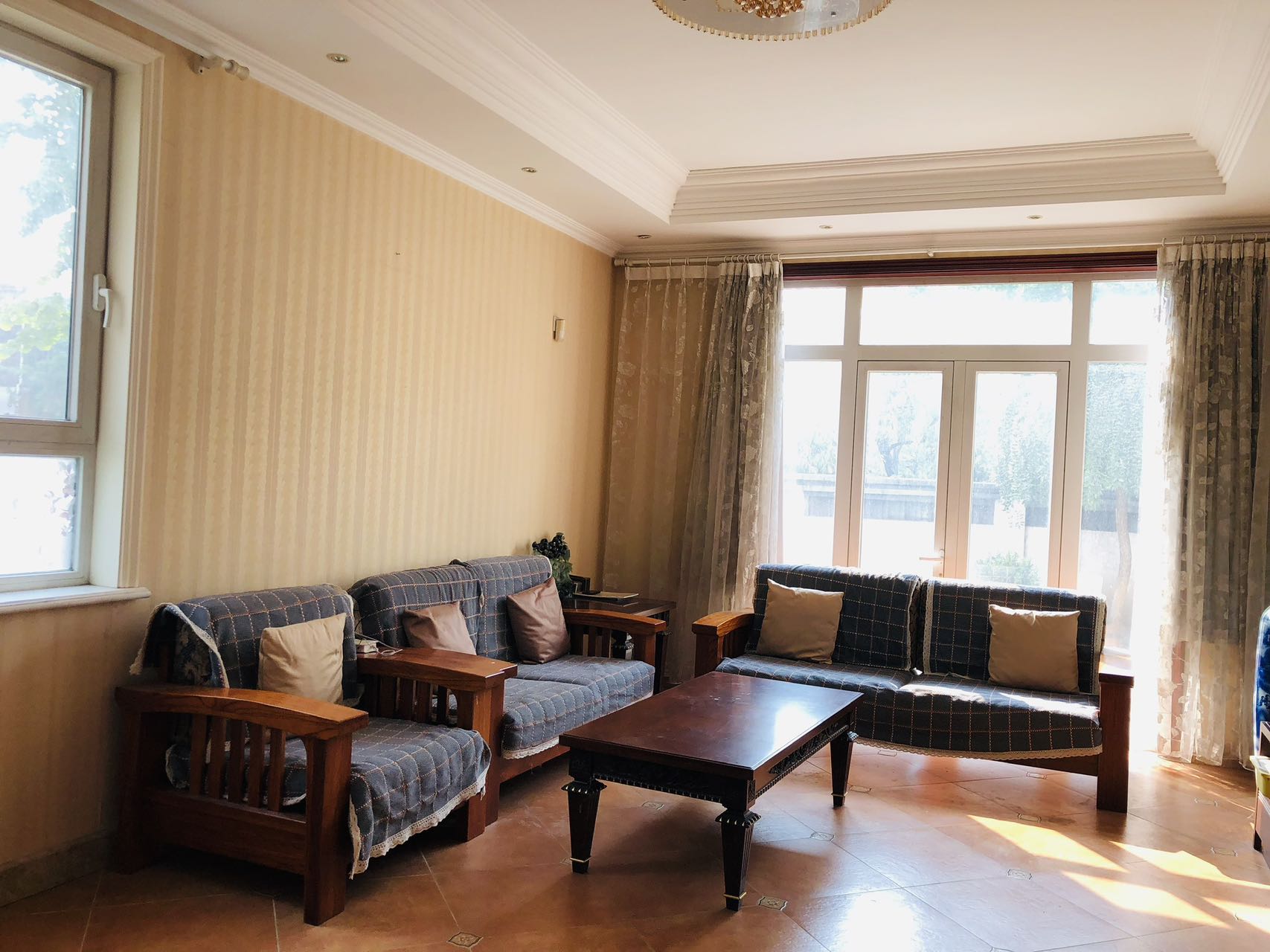 278平1600萬 獨(dú)棟 精等裝修 大花園 物業(yè)南側(cè) 位置好 大面寬 小進(jìn)深 戶型好